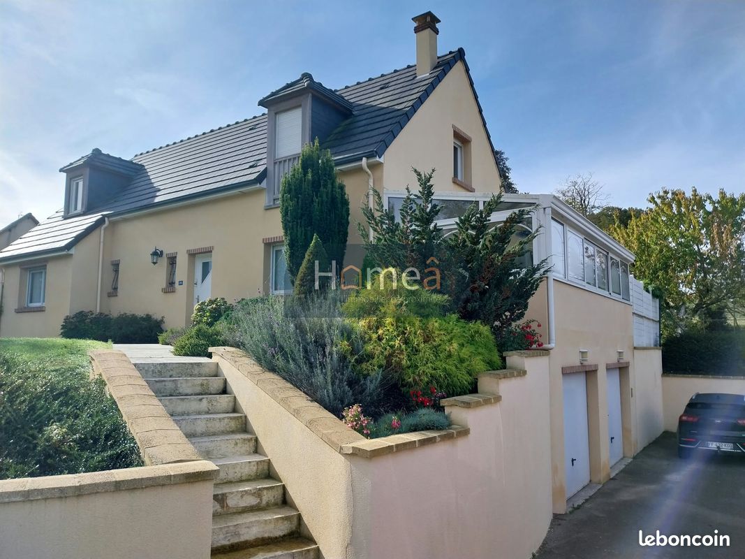 Maison 9 pièces 131 m² · à Foucarmont · 131 m² · 245 000 €