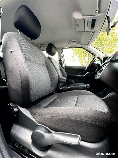 Skoda FABIA 1.2 TSI 105CH ELEGANCE2 DSG7 / 1ÈRE MAIN / REGULATEUR DE VITESSE / RADAR DE RECU (image 25)