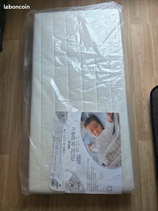 Matelas Viscose de Bambou 70*140*14cm
État: comme neuf, utilisé deux nuits.
Prix neuf : 60 (image 1)