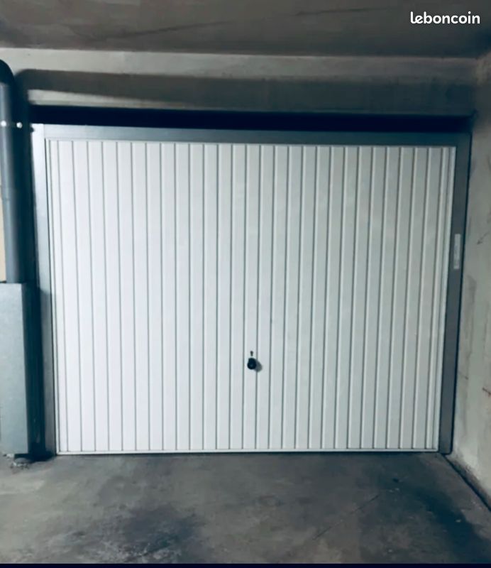 Toujours Disponible Grand garage 135 avenue de Pérouse 8 bld Ferdinand de Lesseps vendu loué