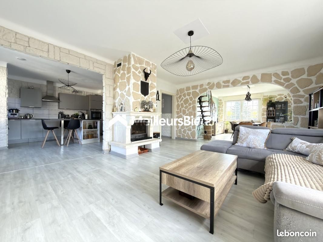 Maison 5 pièces 145 m² · à Sainte-Marie-aux-Chênes · 145 m² · 382 500 €