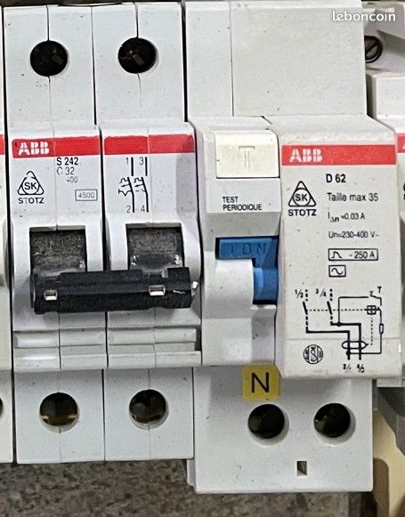 Bloc différentiel ABB et interrupteur (image 1)