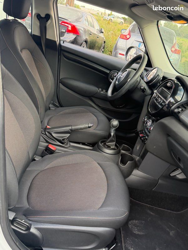 Mini Cooper 1.5 d 116 cv 5 portes (image 5)