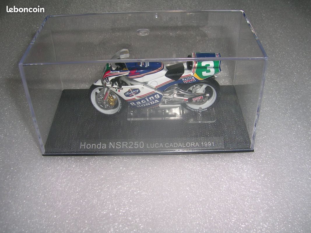 Moto Miniature IXO 1:12 Honda NSR 250 – Luca Cadalora 1987 – Occasion Avec Boîte