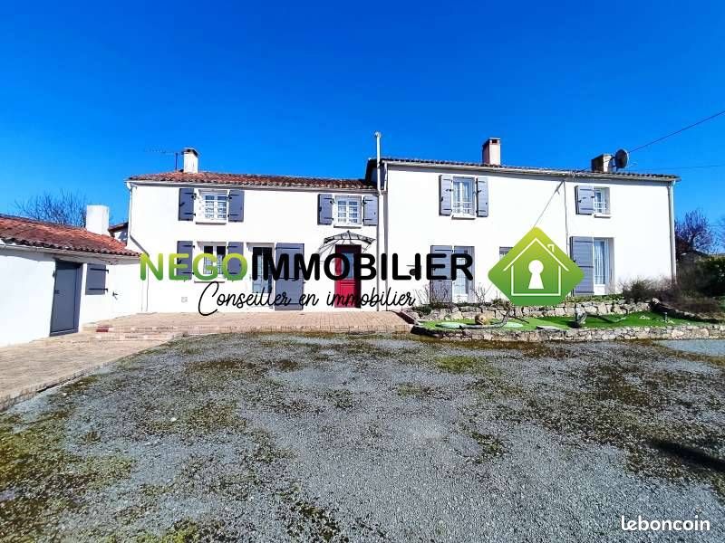 Maison 5 pièces 162 m² · à Chantonnay · 162 m² · 183 750 €