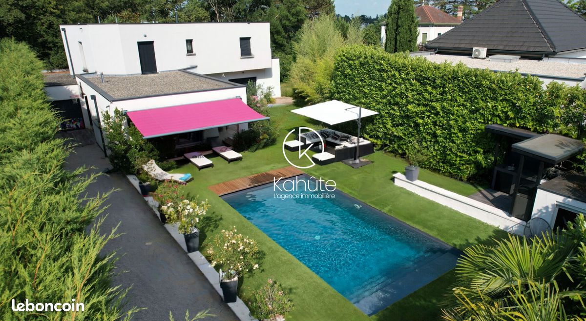 Maison 8 pièces 197 m² · à Charbonnières-les-Bains · 197 m² · 1 200 000 €