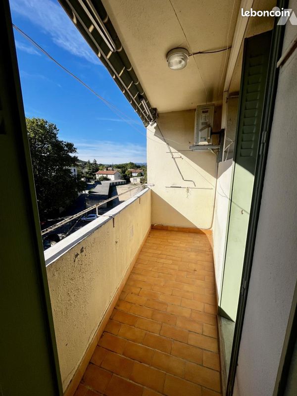 Appartement 66 m² · à Pont-Saint-Esprit · 66 m² · 60 000 €