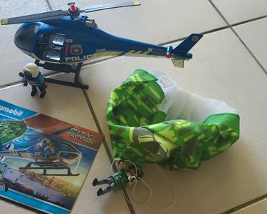 Playmobil 70569 Hélicoptère Police Avec Parachutiste - Jeu D'action 19 Pièces - Pour Enfants Dès 4 Ans