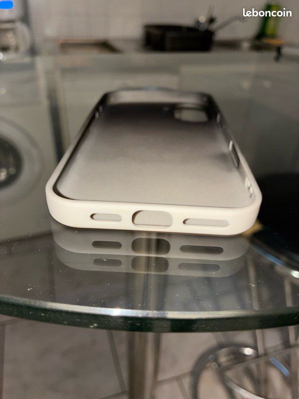 Coque iPhone 16 (image 3)