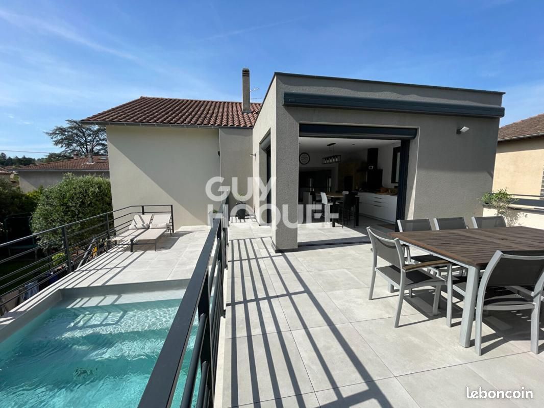 Maison 10 pièces 234 m² · à Valence · 234 m² · 1 717 €/mois