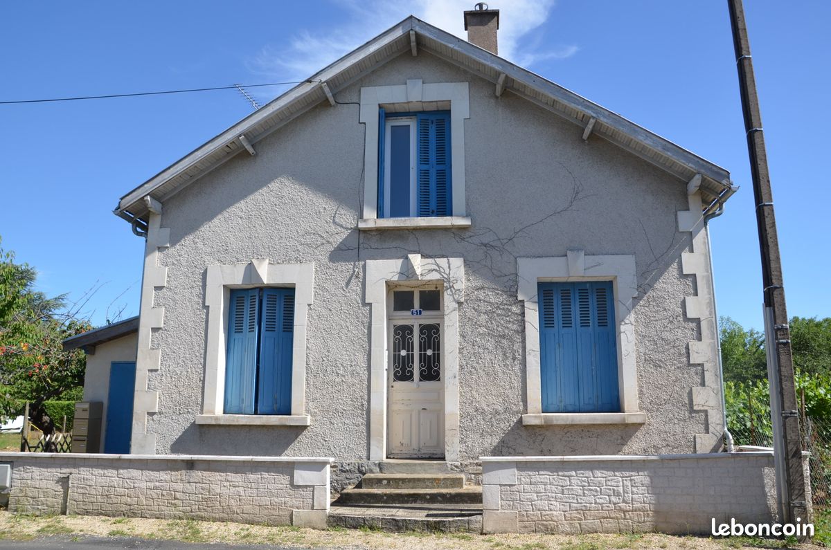 CHARMANT T2 entre centre ville et FACS - Poitiers 86000 (image principale 2)