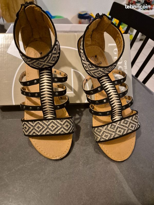 Sandales femme taille 39 (image 2)
