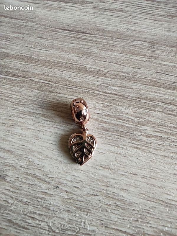 Charm feuille (image 1)