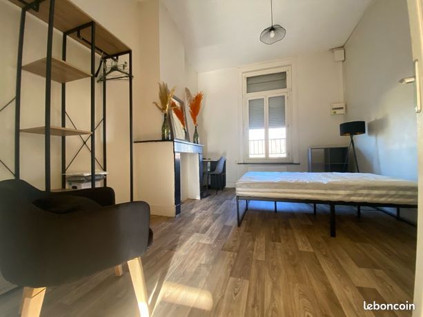 Particulier loue T2 près fac droit et école des mines