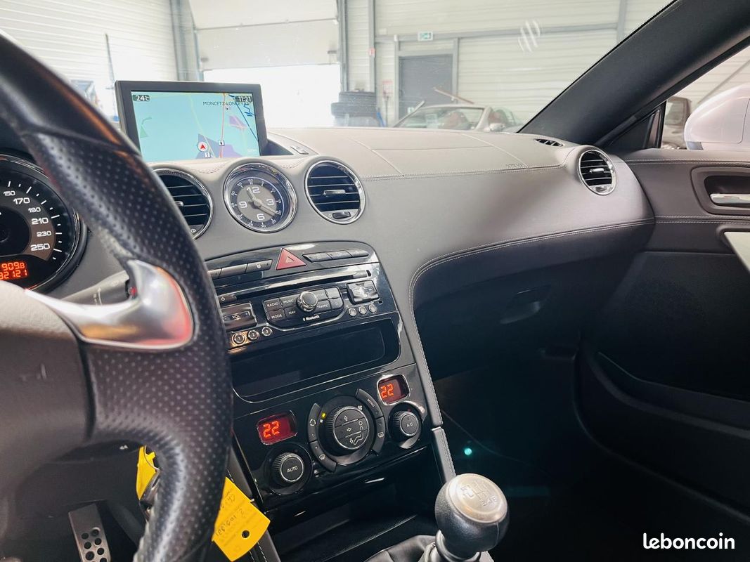 PEUGEOT RCZ 2.0 HDi FAP 163ch (image 5)