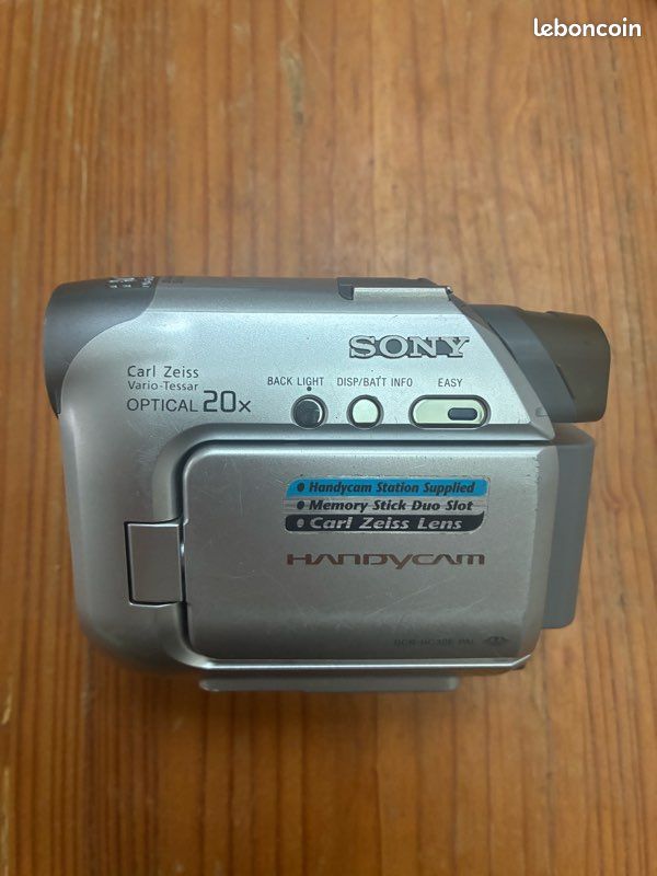 Sony Handycam DCR-HC32E MiniDV – Caméscope vintage Carl Zeiss (image 1)