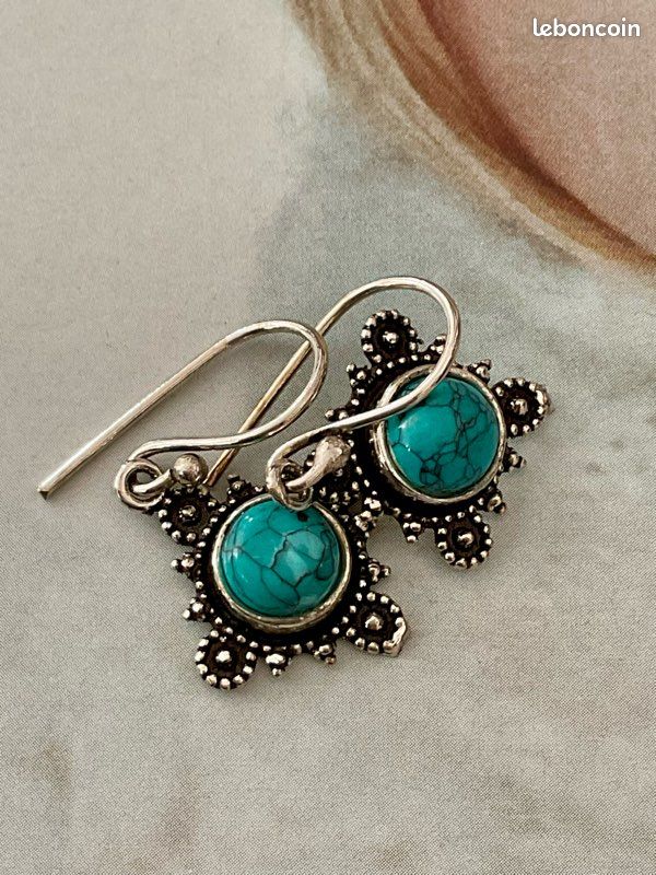 Boucles D'oreilles Artisanales Plaqué Argent Avec Perles Turquoise - Pendantes Dormeuses - Neuves