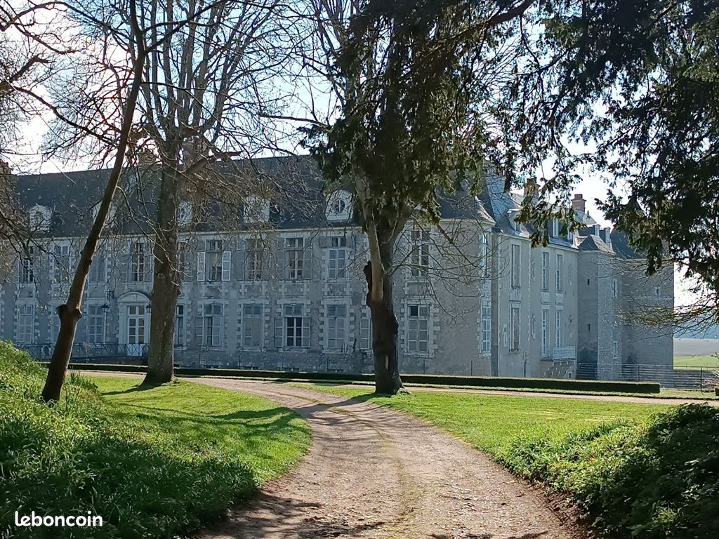 Appartement 6 pièces 141 m² · à Avaray · 141 m² · 178 000 €