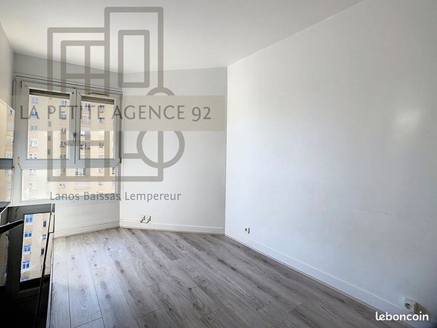 https://img.leboncoin.fr/api/v1/lbcpb1/images/00/4d/e2/004de260adc42a9cf1367d5e02c4b73dc24a2e80.jpg?rule=ad-image