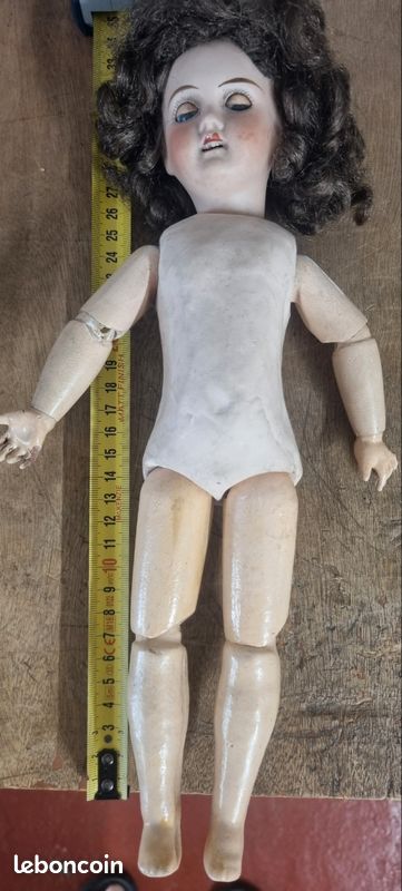 Ancienne Tête Et Bras De Poupée En Porcelaine - Vintage - Pour Couture Ou Collection