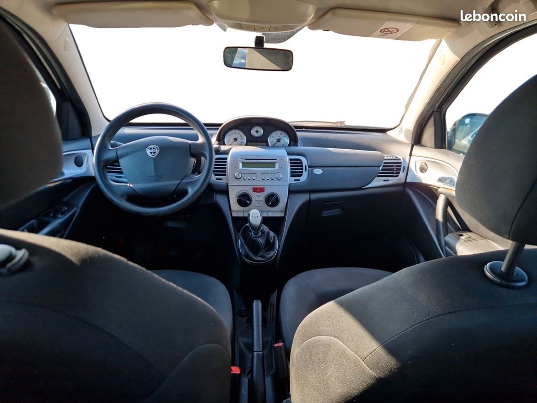 Lancia Ypsilon 1.2L 70 CH CLIM (image 9)