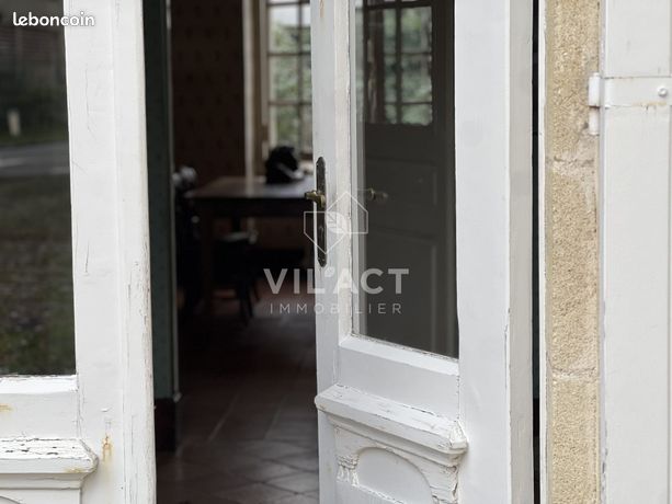 https://img.leboncoin.fr/api/v1/lbcpb1/images/00/4e/77/004e770f1ca3076f0e65f70689434bc430ebc7f8.jpg?rule=ad-image