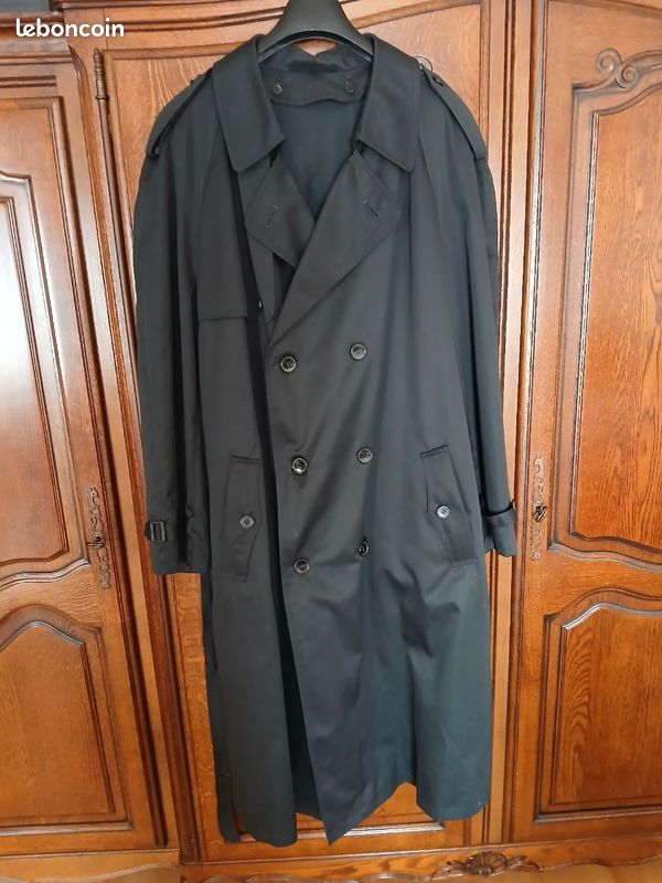 Un manteau trench-coat homme Vêtements