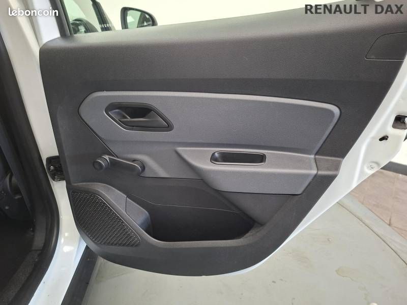 Dacia Duster ECO-G 100 4x2 Essentiel (image 19)