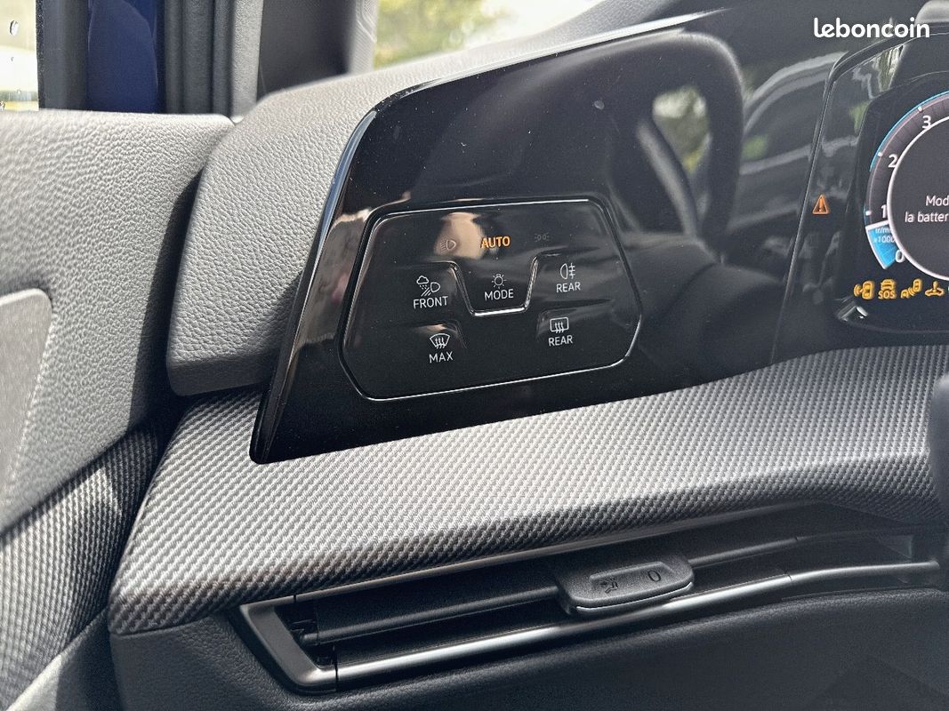 VOLKSWAGEN Golf 1.5 eTSI EVO2 150 DSG7 R-Line Edition (image 23)