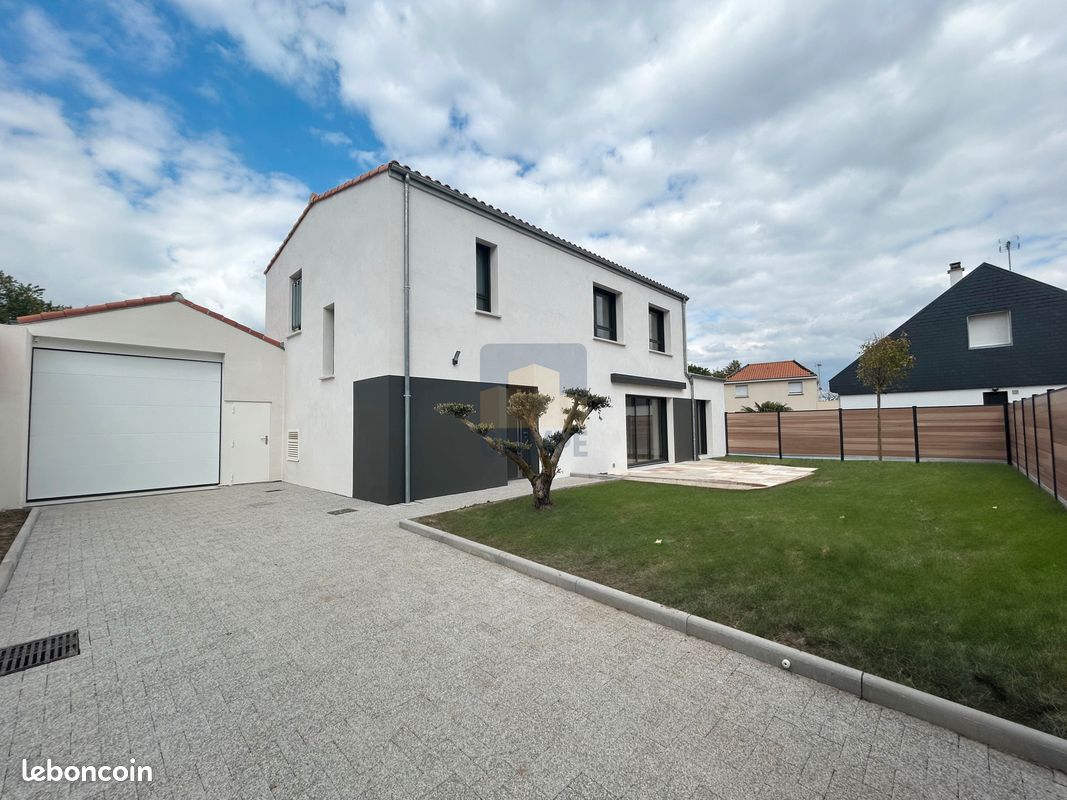 Maison 7 pièces 152 m² · à Saint-Herblain · 152 m² · 2 050 €/mois