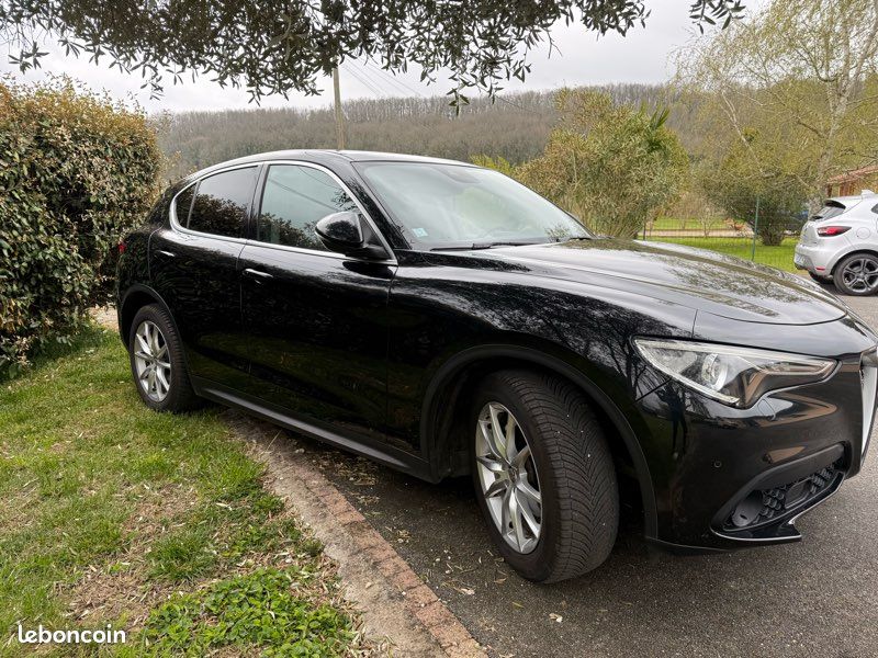 Alfa Romeo Stelvio (image 2)