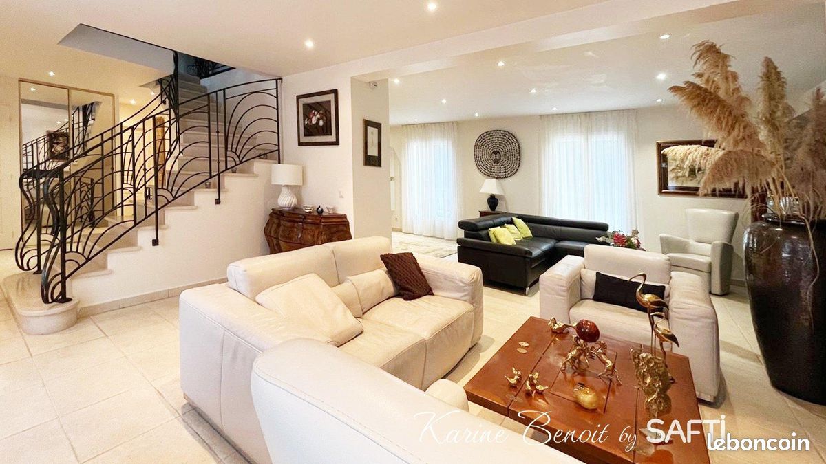 Maison 7 pièces 280 m² · au Coudray-Montceaux · 280 m² · 1 030 000 €