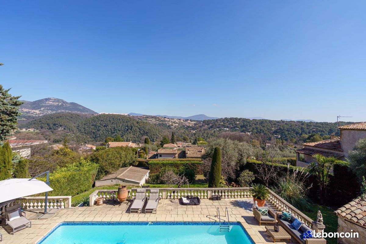 Maison 7 pièces 174 m² · à Vence · 174 m² · 910 000 €