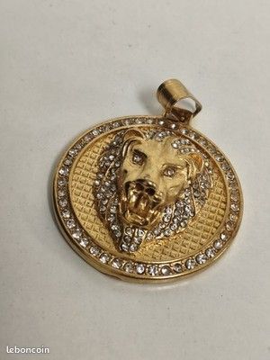Pendentif Vintage Métal Doré – Bijou Fantaisie Rétro Pour Femme
