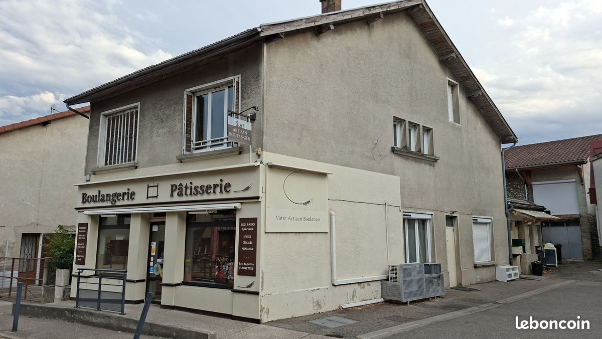 Immeuble 6 pièces 160 m² · à Charnècles · 160 m² · 259 000 €