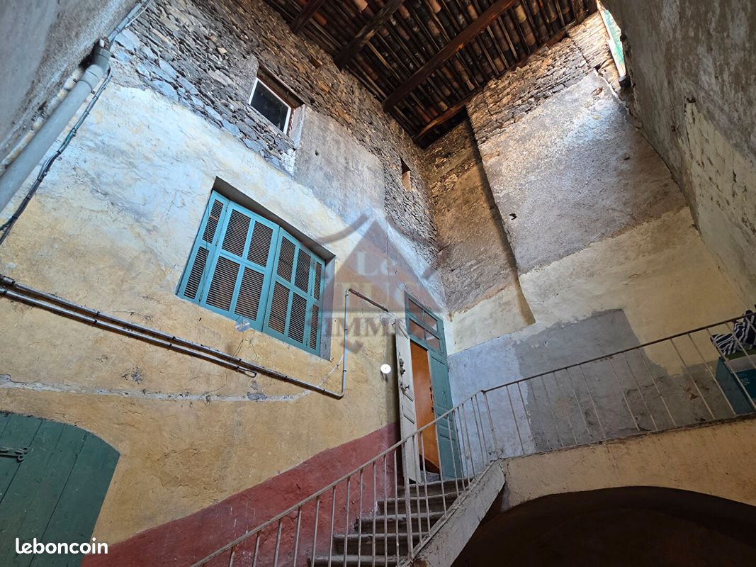 Appartement 3 pièces 82 m² · à Saint-Ambroix · 82 m² · 49 000 €