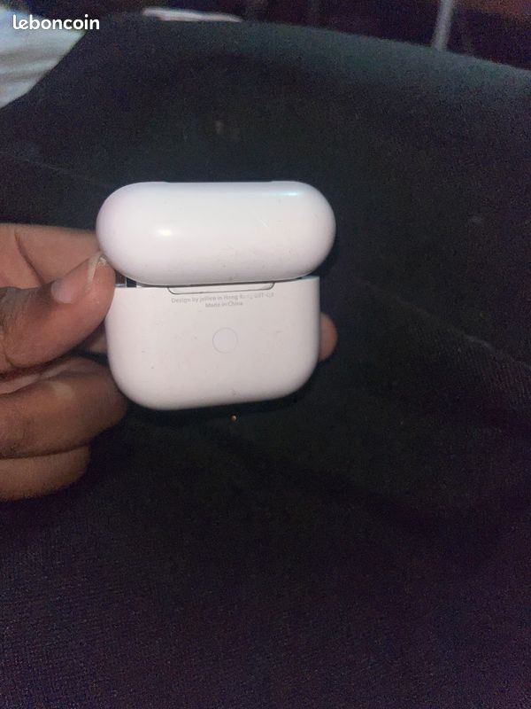 AirPods pro (image 3)