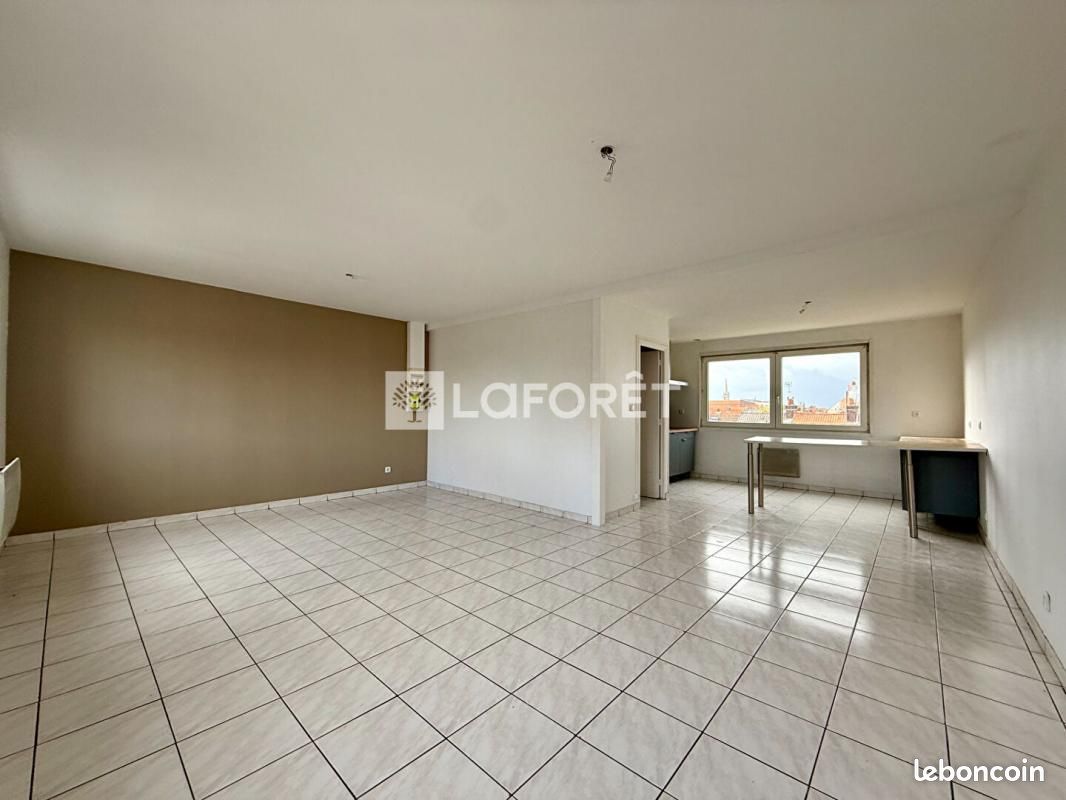 Appartement 3 pièces 75 m² · à Calais · 75 m² · 750 €