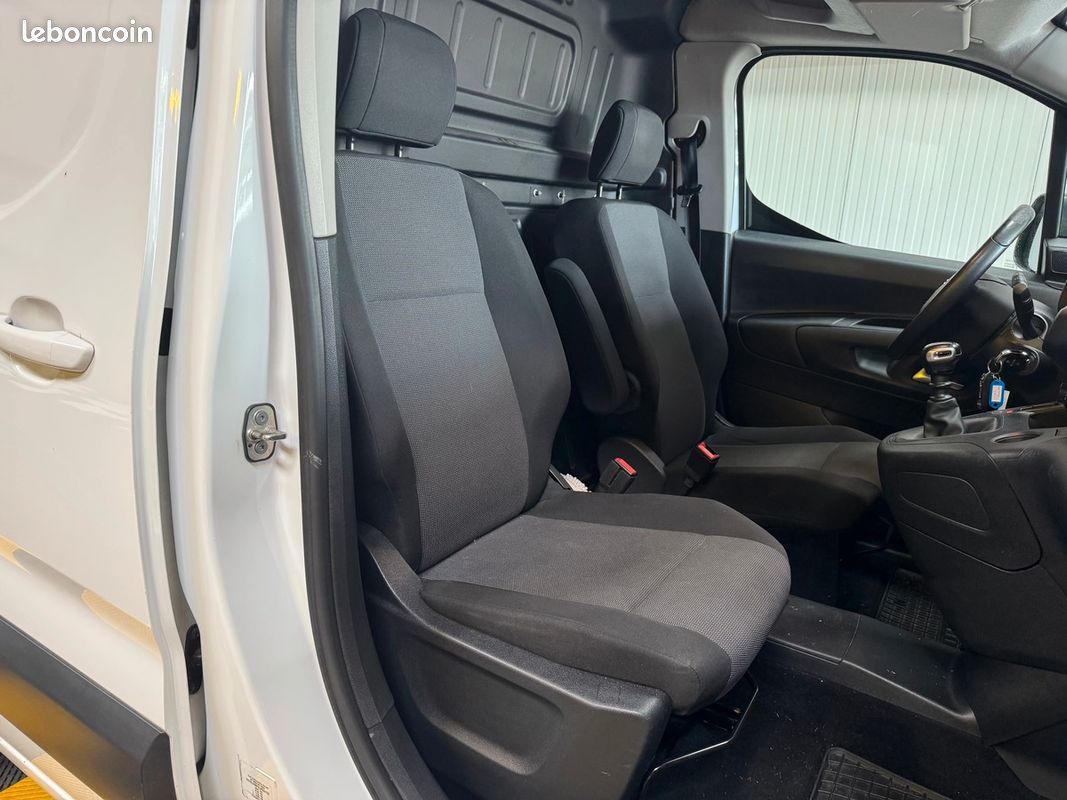 Opel Combo III 1.2 110 L1H1 AUGMENTE CARGO PACK BUSINESS (image 10)