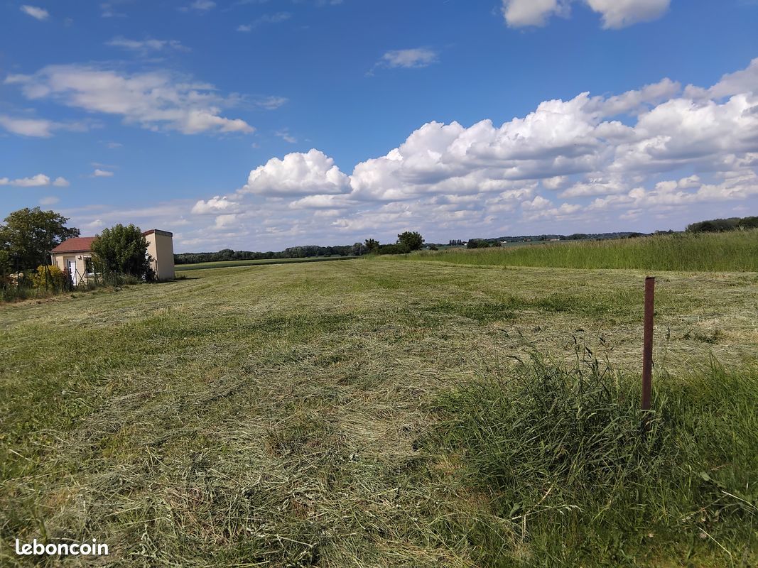 Terrain a batir plat vue sur la nature · à Mortemer · 39 700 €