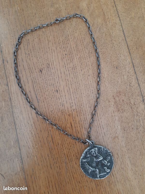Pendentif métal argenté inspiration celtique en très bon état – Plus de 30 ans (image 6)