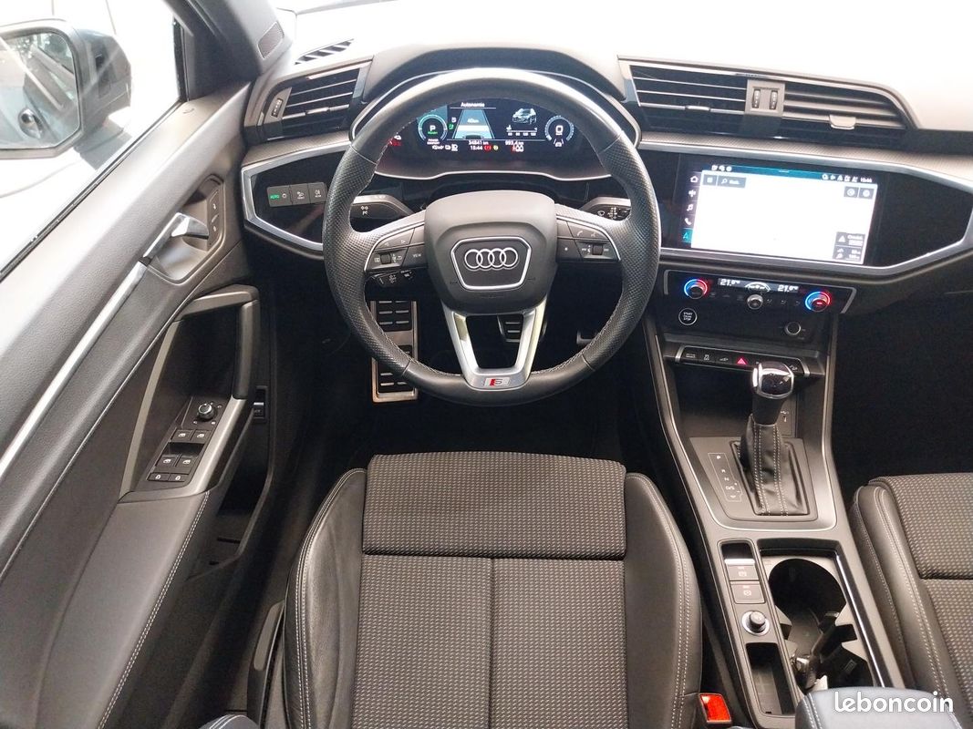 AUDI Q3 45 TFSIe 245 ch S tronic 6 S line (image 14)