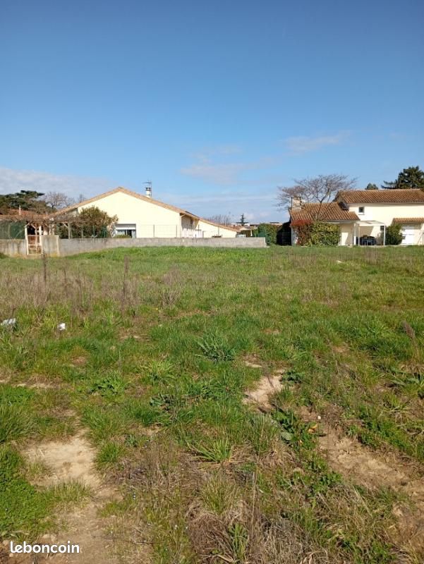 Terrain 544 m² Saint Rambert D Albon · à Saint-Rambert-d'Albon · 95 000 €