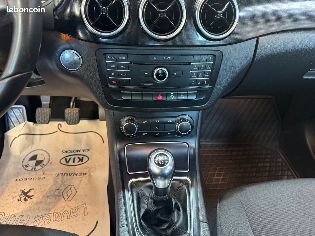 MERCEDES CLASSE B 180 d Intuition (image 12)