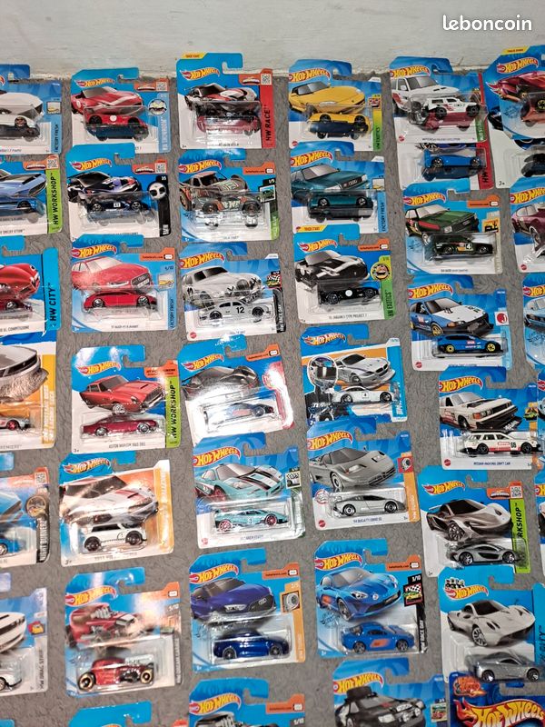 Lot de voitures hotwheels, état neuf, sous blister (image 8)