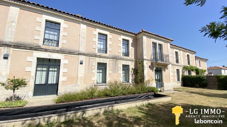 Maison 11 pièces 530 m²