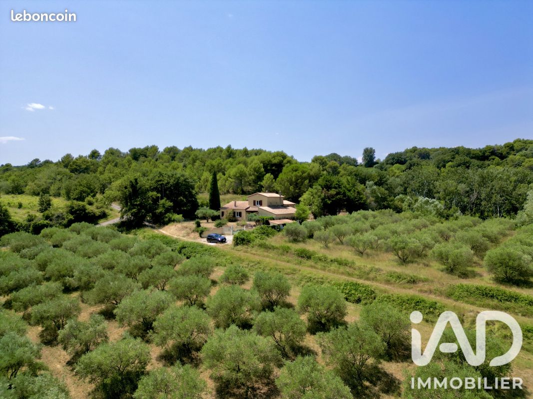 Maison 6 pièces 153 m² · à Saint-Marcel-d'Ardèche · 153 m² · 300 000 €