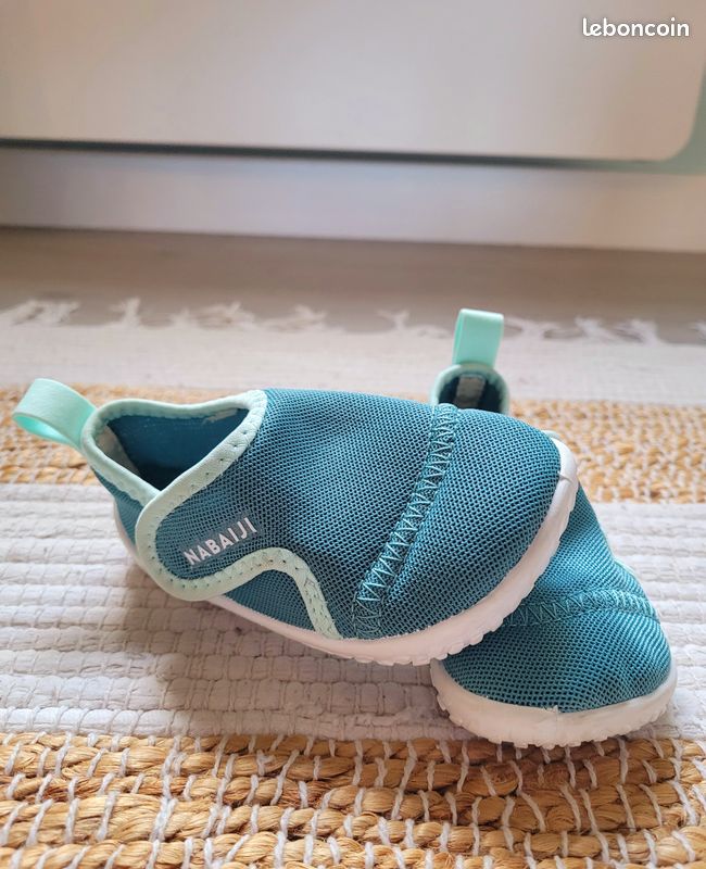 Chaussures aquatiques bébé pointure 22 23 très bon état Décathlon