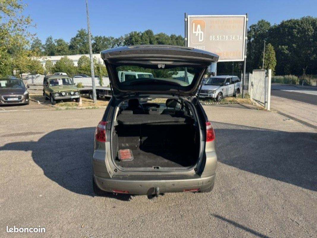 CITROEN C4 PICASSO HDi 110 FAP Airdream Pack Dynamique (image 5)
