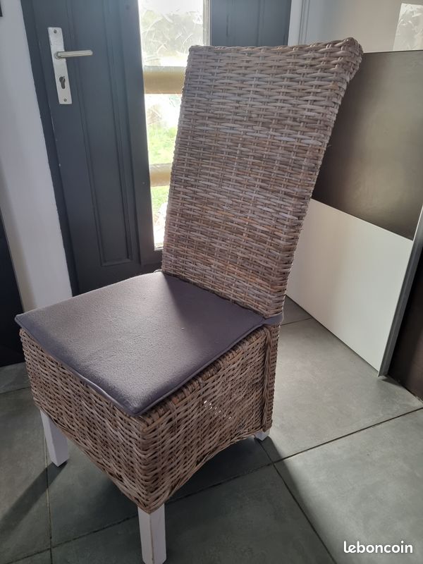 Table et chaise (image 1)